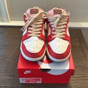 Nike Dunk Low pre-owned women’s size 10.5 men’s 9 good condition 100% authentic